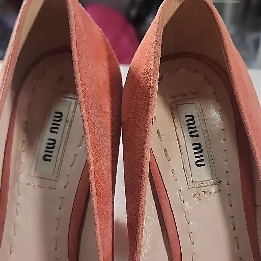 Miu Miu Silver Coral Coarse Glittery and Suede Peep Toe Pumps Heels. 37 - Picture 9 of 13